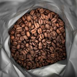 BELLADO | Koffiebonen "Pepper Coast" - 12x 1kg - 80% Arabica & 20% Robusta