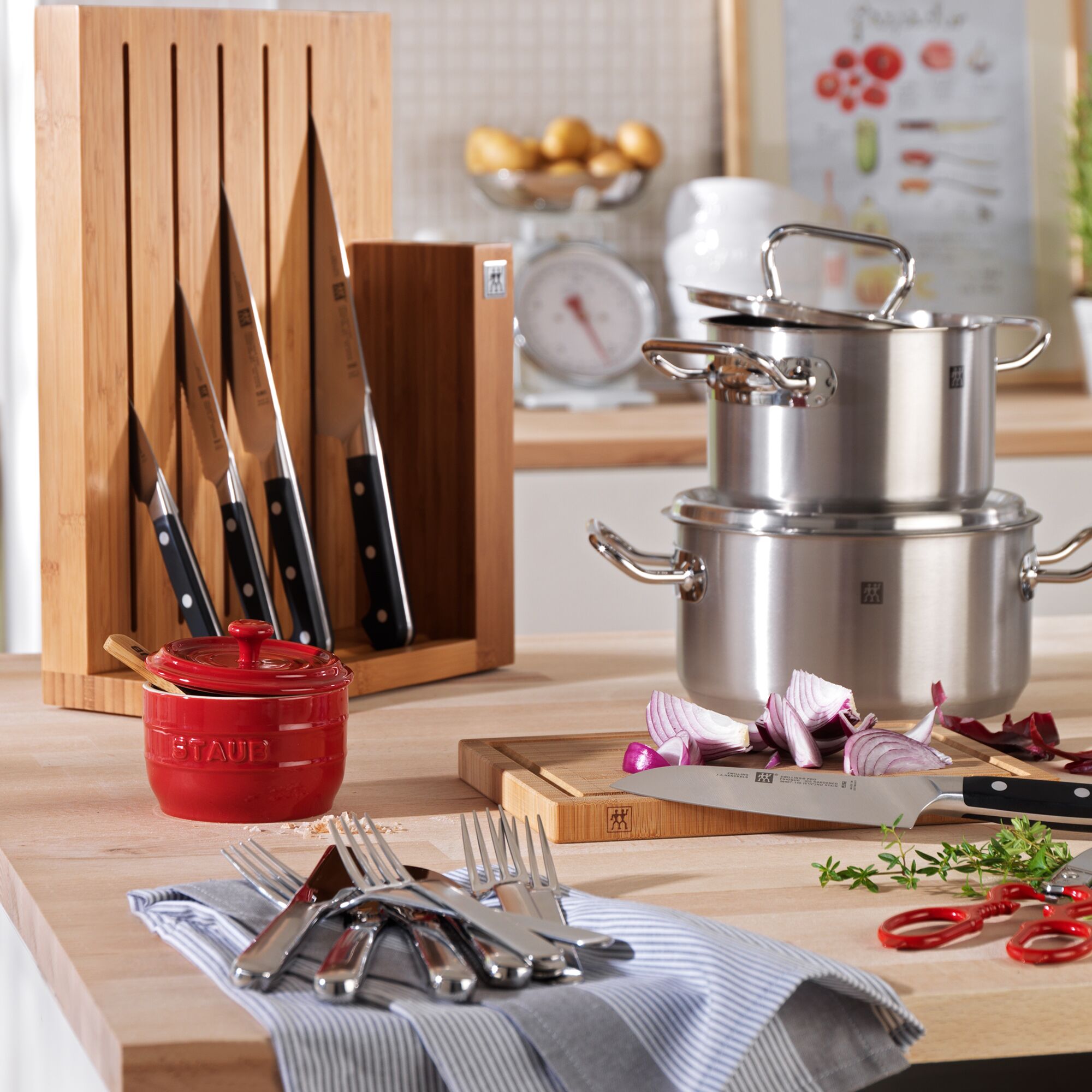 STAUB | CERAMIQUE - Baril de sel - 0.25 litre - Céramique - Rouge cerise	
