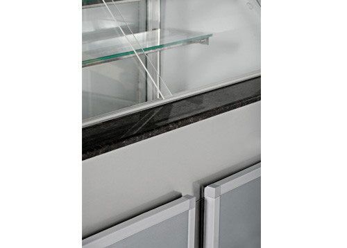Comptoir réfrigéré BERLIN – 1000 mm – façade en bois – éclairage LED – plan de travail en granit noir