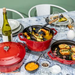 (2 pieces) STAUB | Stackable Cast Iron Cocotte & Pan Set – Ø 24 cm - Cherry Red - Enamelled