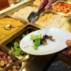 Saladette PREMIUM PLUS - 978mm - 2 deuren - met rechte glazen opzetvitrine voor 6x GN 1/3 & 3x GN 1/6