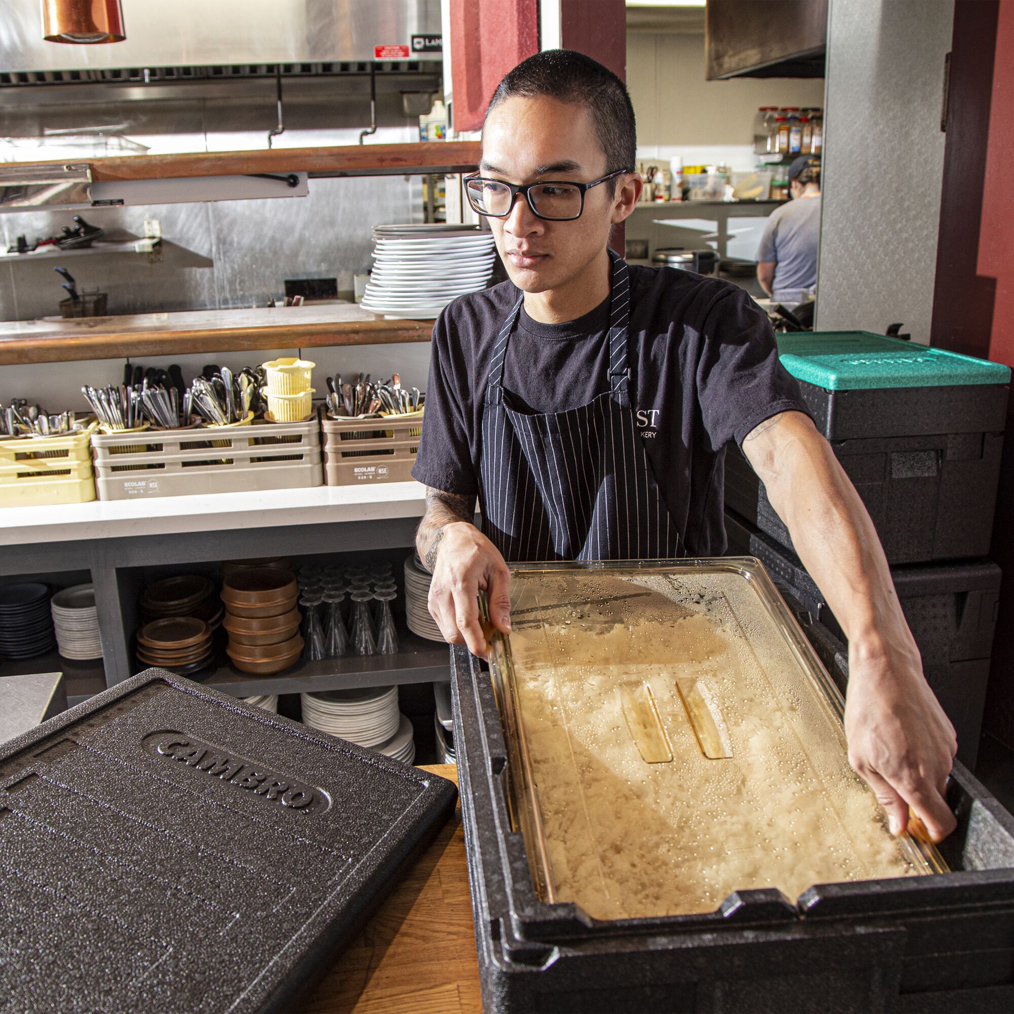 (6 pièces) CAMBRO | H-PAN™ - Couvercles plats GN résistants à la chaleur 1/1 - Avec poignée - Ambre    