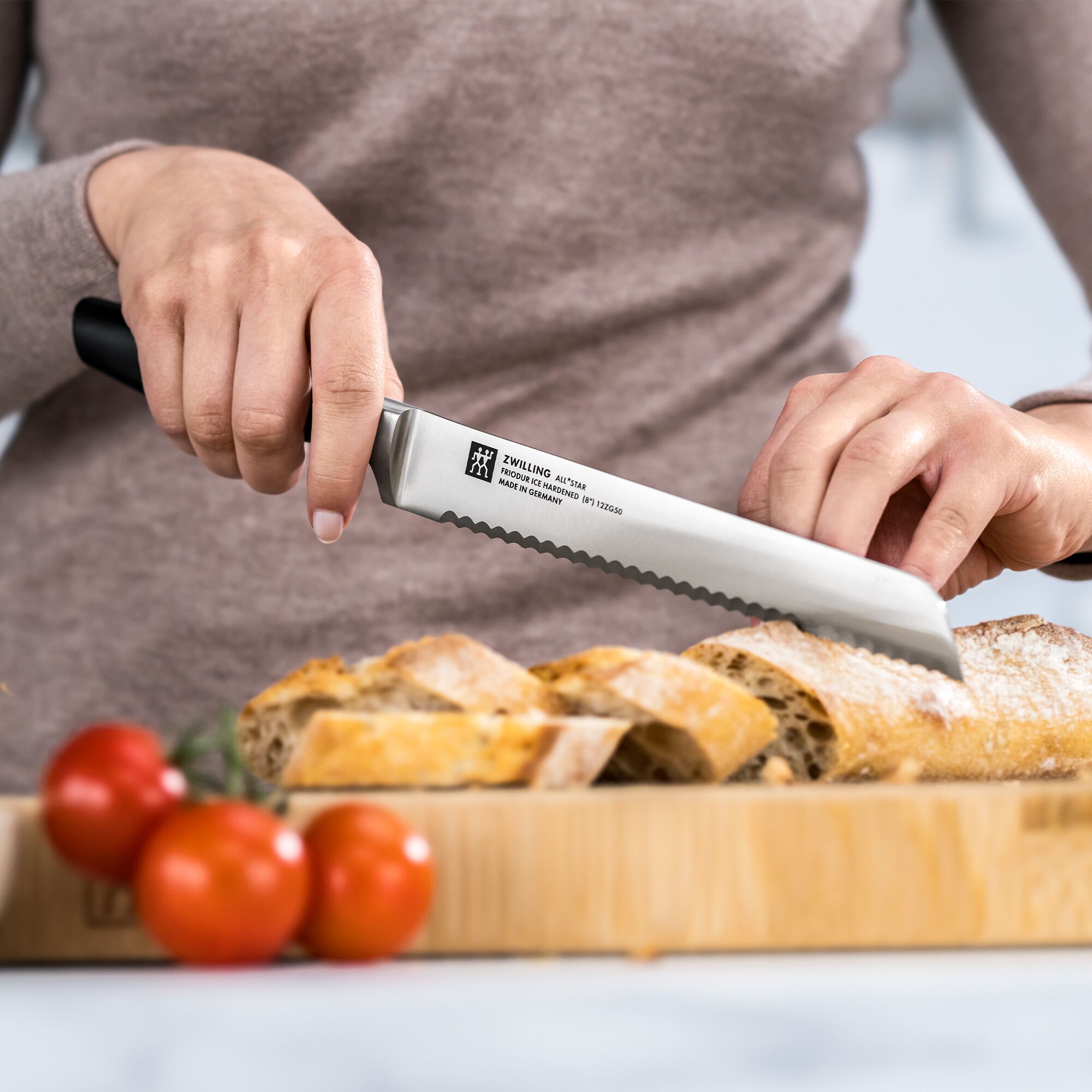 ZWILLING | ALL * STAR - Couteau à pain - avec lame dentelée - Lame: 200 mm - Argenté