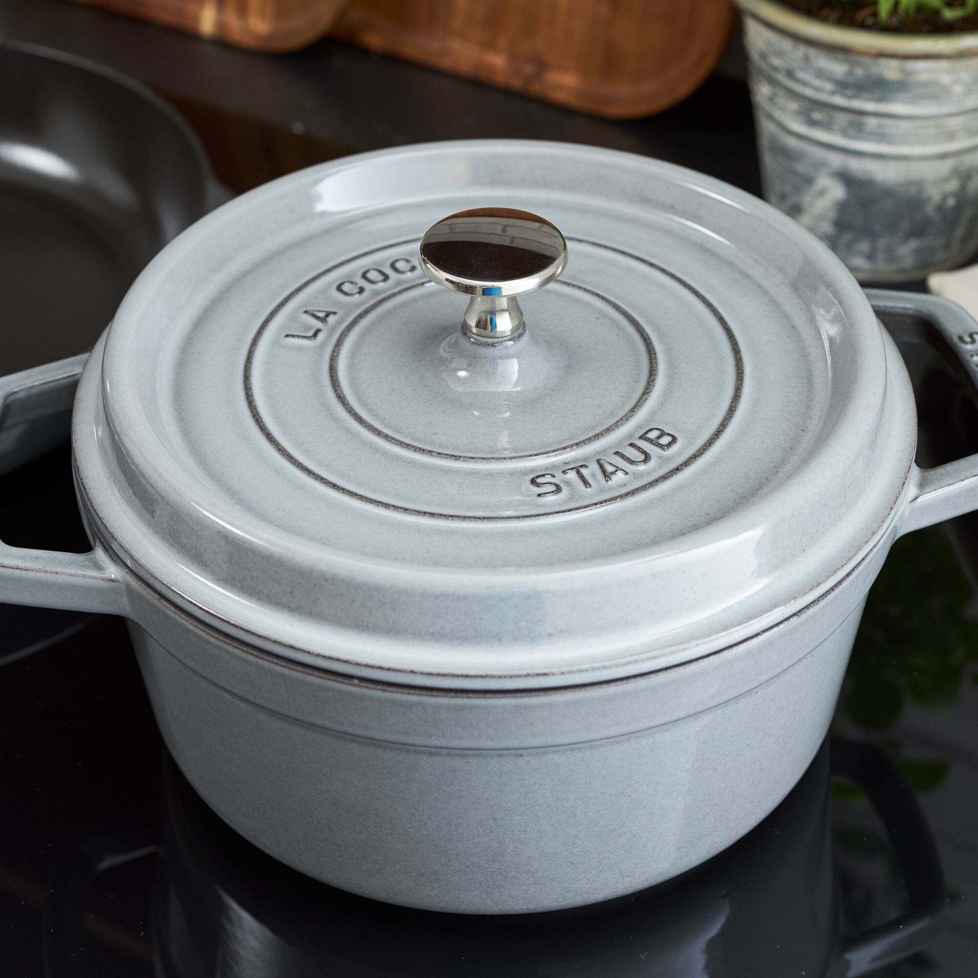 STAUB | Cocotte Round Enamelled Cast Iron Casserole Dish – Ø 200 mm – Graphite Grey