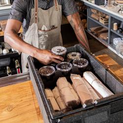 CAMBRO | CAM GOBOX® - GN 1/1 - صندوق التحميل علوي - أسود