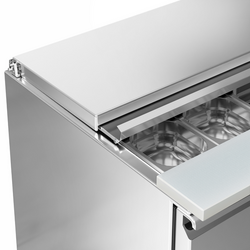 Saladette ECO - 1368mm - 3 deuren - met invoer voor 4x GN 1/1 & Roestvrijstalen deksel