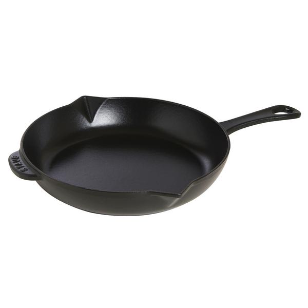 STAUB | PANS  - مقلاة مع فتحة صب - بقطر 260 مم - حديد زهر - أسود
