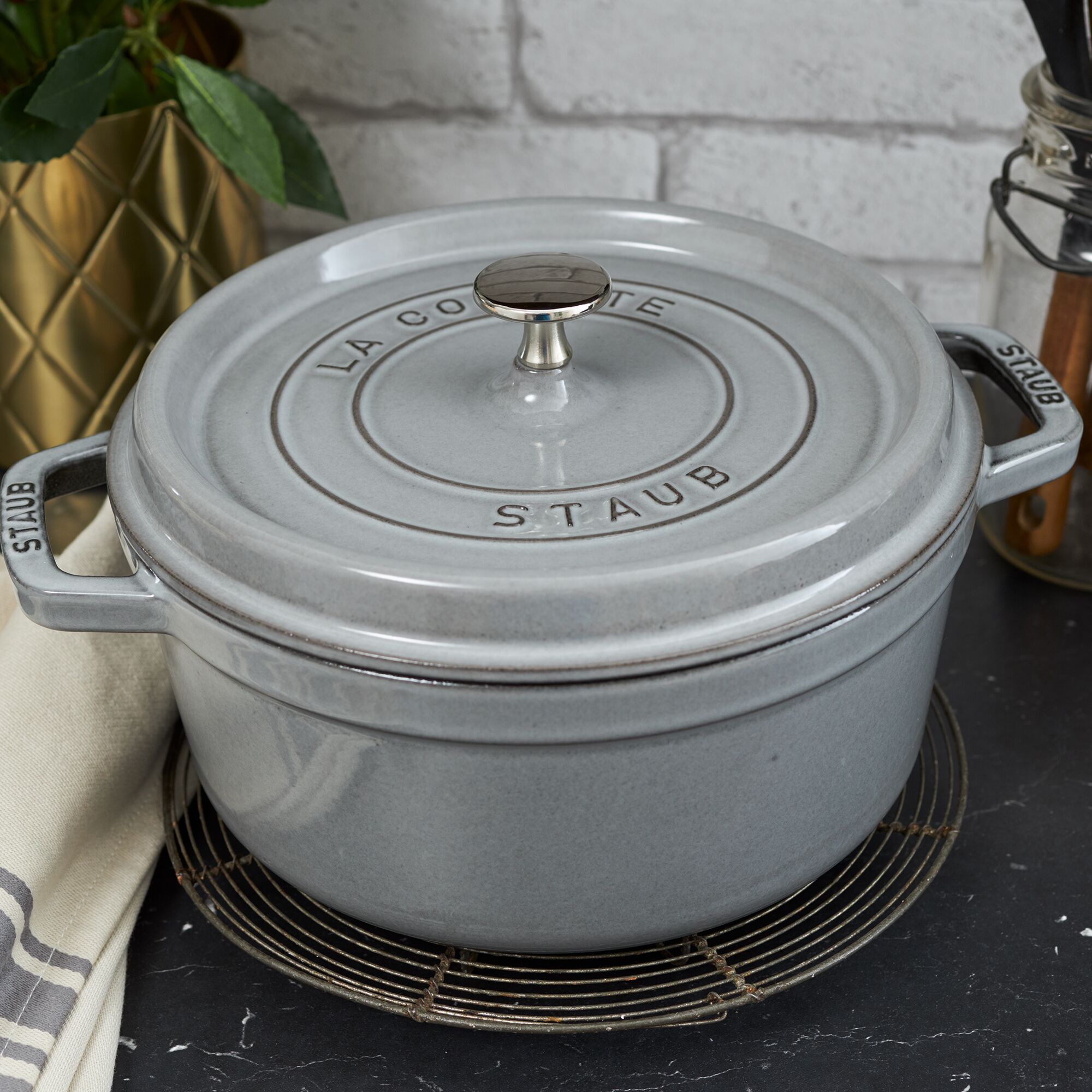 STAUB | Cocotte Round Enamelled Cast Iron Casserole Dish – Ø 200 mm – Graphite Grey