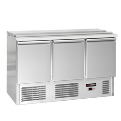Saladette ECO - 1368mm - 3 deuren - met invoer voor 4x GN 1/1 & Roestvrijstalen deksel