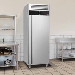 Fagyasztószekrény Rozsdamentes acél PREMIUM - GN 2/1 - 600 l - akár −18…−22 °C - mit 1 ajtó - Umluft hűtés, automatikus leolvasztás, belső LED világítás, R290