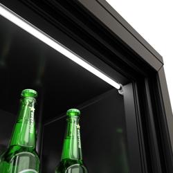 Réfrigérateur de bar – 1350 mm – 320 litres – avec 3 portes coulissantes en verre – Extérieur & intérieur Noir