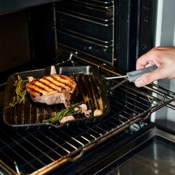 STAUB | GRILL PANS - Сковорода-гриль - 240х240 мм - Чавунна - Чорна