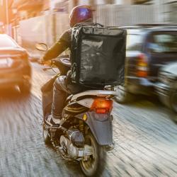 Pizzaväska / isolerad väska för skotrar - för 8 pizzakartonger 40x40cm - svart