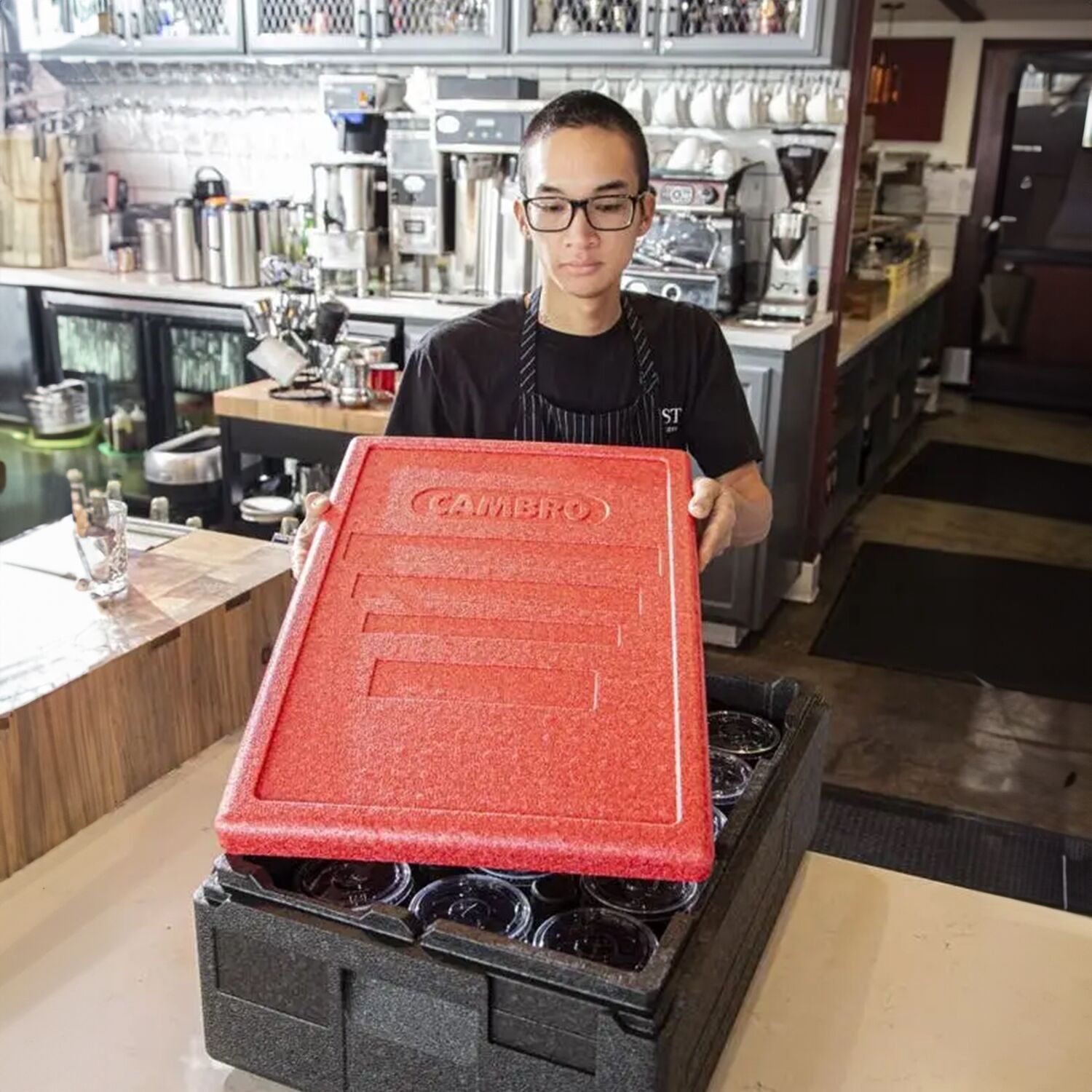 CAMBRO | CAM GOBOX® - chargeur par le haut - GN 1/1 - Noir - Couvercle Rouge