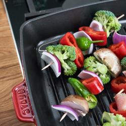 STAUB | GRILL PANS - شواية أمريكية - 260×260 مم - حديد زهر - أحمر كرزي