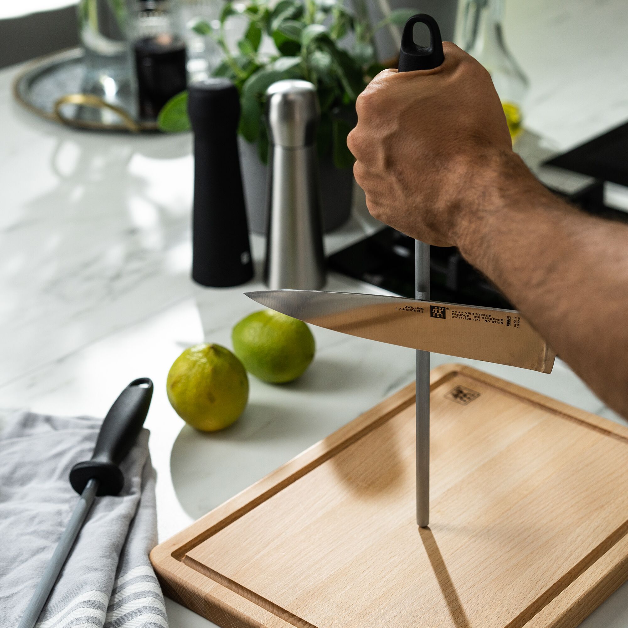 ZWILLING | Aiguiseur en inox - 210 mm