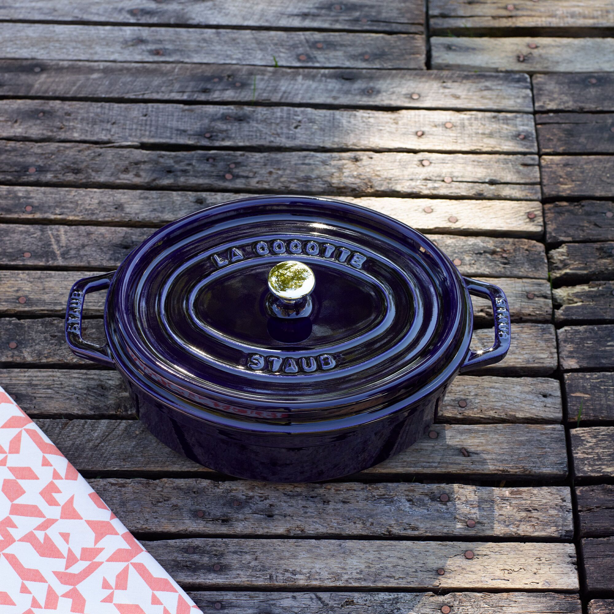 STAUB | Cocotte Oval Enamelled Cast Iron Casserole Dish – 330 mm Oval – Dark Blue