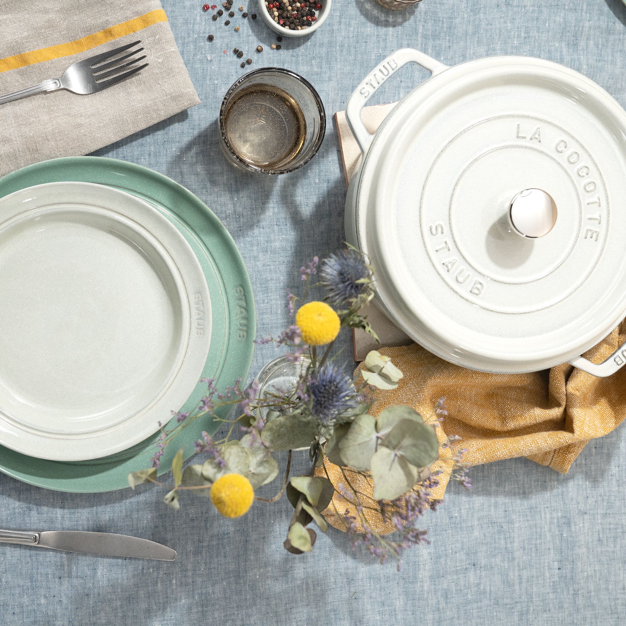 STAUB | Cocotte Round Enamelled Cast Iron Casserole Dish – Ø 200 mm – White Truffle