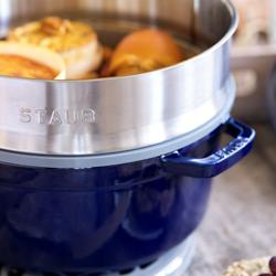 STAUB | LA COCOTTE - Cocotte avec insert vapeur - Ø 260mm - Fonte - Bleu foncé	