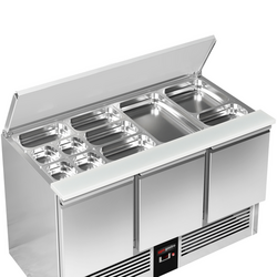 Саладетта PREMIUM - 1368 мм - 3 двери - доступ к 4x GN 1/1 - крышка из нержавеющей стали