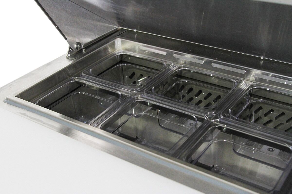 Beredningskylbänk American Style TORONTO PREMIUM - 1230 mm - 1340 l - 2 dörrar - med påsats i rostfritt stål för 12x GN 1/6 - inkl. 12x GN 1/6‑kantiner