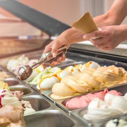 Commercial Ivy Ice Cream Display Freezer – 20 × 5 L Napoli pans - 1919 mm - Ventilated - White