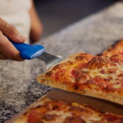 Servidor de pizza rectangular