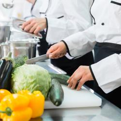 Mrazicí stůl PREMIUM PLUS - 2452x700x950 mm - 630 l - s 4 dveřmi - se zadním lemem