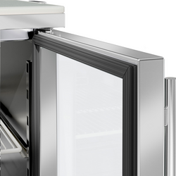 Saladette PREMIUM - 1365mm - 3 glazen deuren - met ingang voor 7x GN 1/3 & Glazen deksel