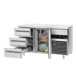 Soğutmalı tezgah PREMIUM - 1400x700mm - 1 kapılı; 3 çekmeceli - Umluft soğutma; dijital termostat - ön panel sağda agregat
