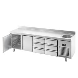 Kühltisch Premium PLUS - 2452x700mm - mit 1 Becken, 2 Türen, 6 Schubladen - Aufkantung