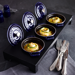 STAUB | SPECIALITIES - Masă de servit pentru 3 mini cocottes - 420x160mm - Fibră lemnoasă - Negru