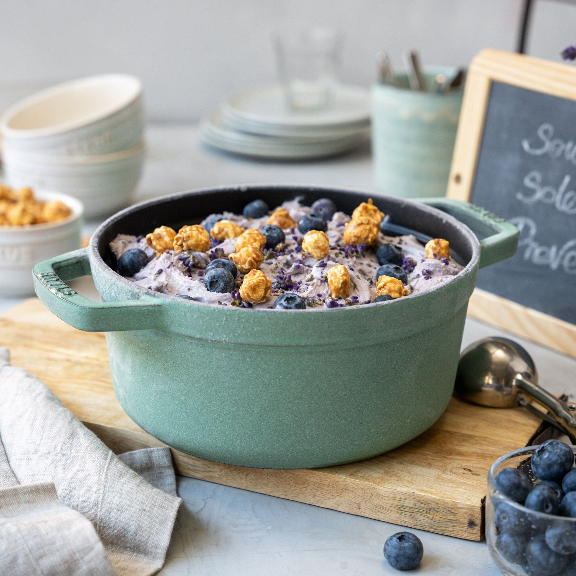 STAUB | Cocotte Round Enamelled Cast Iron Casserole Dish – Ø 180 mm