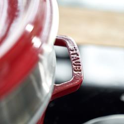 STAUB | LA COCOTTE - Cocotte avec insert vapeur - Ø 260mm - Fonte - Rouge cerise	