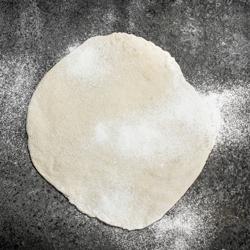 Masina intins aluat profesionala - pentru aluat de paste și pizza de 420 mm - grosime aluat 0 până la 10 mm