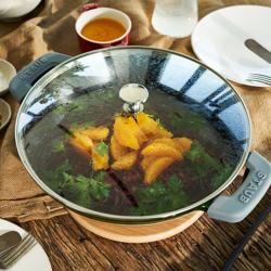 STAUB | SPECIALITIES - Wok sa staklenim poklopcem - Ø 300 mm - Lijevano željezo - Zelena boja bosiljka