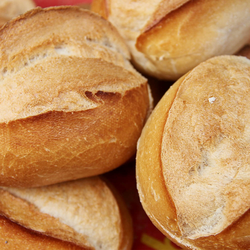 Prensa para Pão - Capacidade: 1980 Pãezinhos /h	