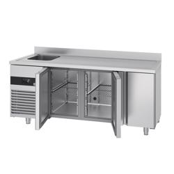 Soğutmalı tezgah PREMIUM - 1900x720mm - 3 kapılı; 1 evyeli (sol) - arkada 60mm arkalıklı - fanlı soğutma; otomatik defrost - GN 1/1 uyumlu