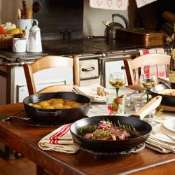 STAUB| Round Bare Cast Iron Skillet Frying Pan with Pour Spouts – Smooth Base - Black