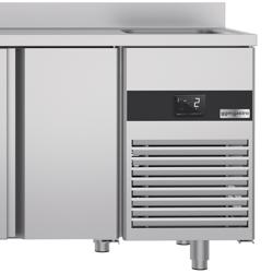 Balcão refrigerado PREMIUM - 1900x700mm - 420L - 3 portas; com lavatório à direita - GN 1/1 - -2 a +8°C; com ressalto traseiro