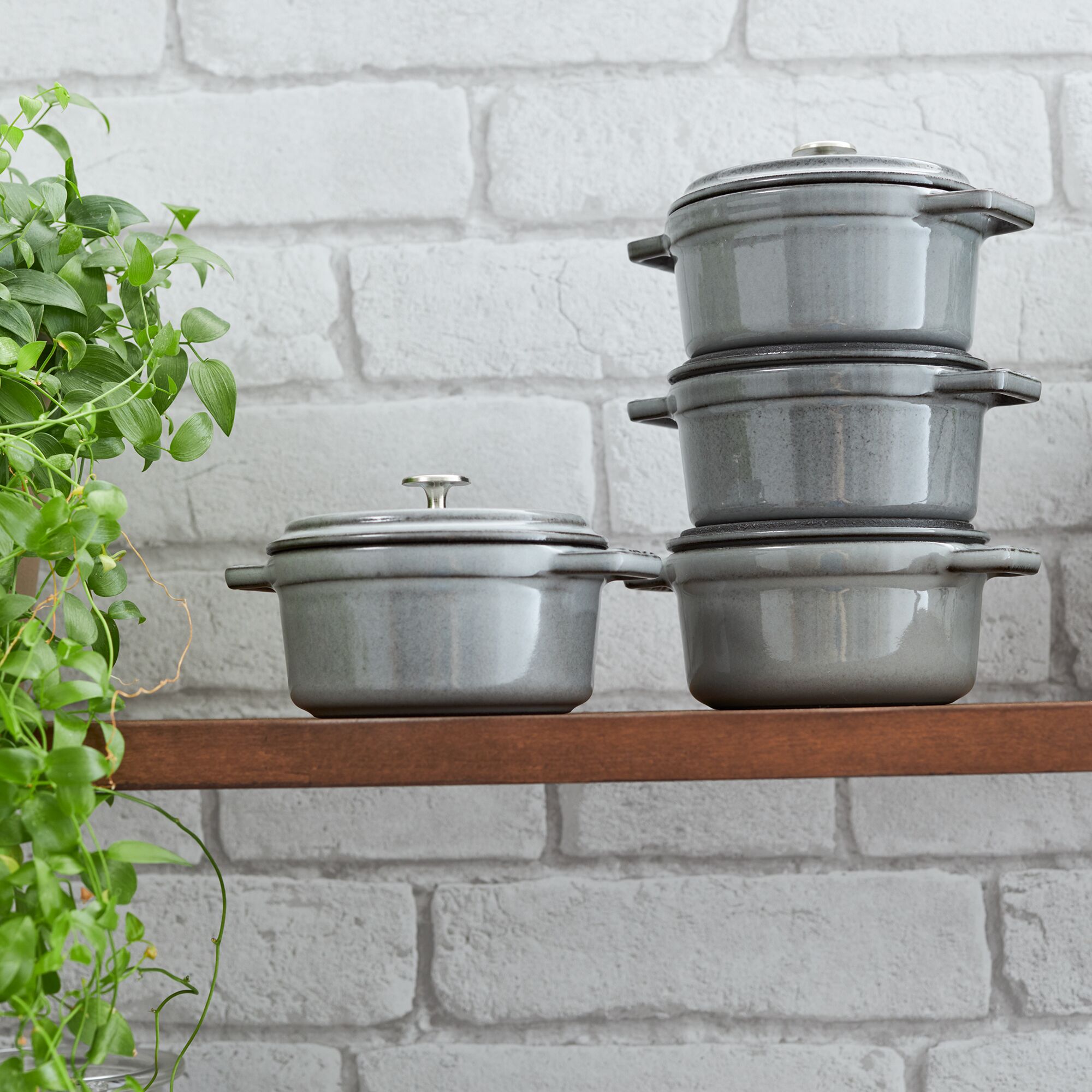 STAUB | Cocotte Round Enamelled Cast Iron Casserole Dish – Ø 200 mm – Graphite Grey
