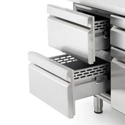Schubladenblock bestehend aus: 2x 1/2 Schubladen