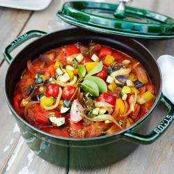 STAUB | Cocotte Round Enamelled Cast Iron Casserole Dish – Ø 260 mm – Basil Green