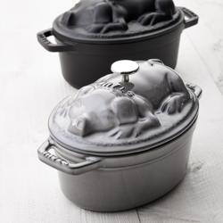 STAUB | Mini Cocotte Oval Enamelled Cast Iron Casserole Dish – 170 mm Oval – Graphite Grey – Pig Lid