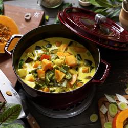 STAUB | Cocotte Round Enamelled Cast Iron Casserole Dish – Ø 280 mm – Grenadine Red