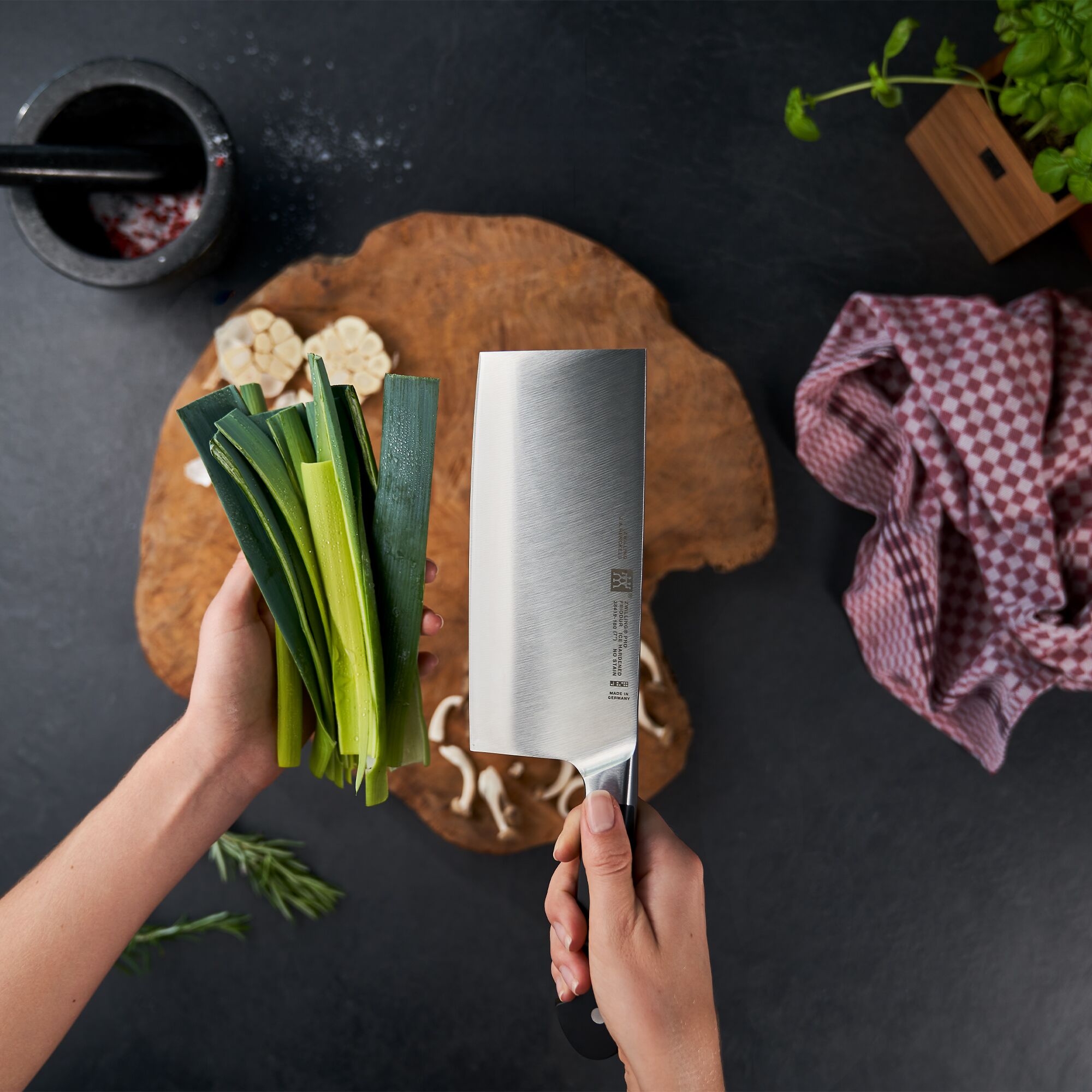 ZWILLING | PRO - Couteau de chef chinois - Lame: 180mm
