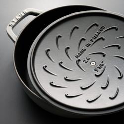 STAUB | Enameled Cast Iron Round Braiser – Ø24 cm - White Truffle - Self-Basting Chistera Lid - Oven-Safe to 240 °C