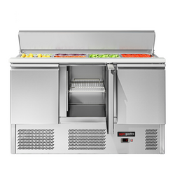 Saladette ECO - 1368mm - 3 deuren - met invoer voor 4x GN 1/1 & Roestvrijstalen deksel