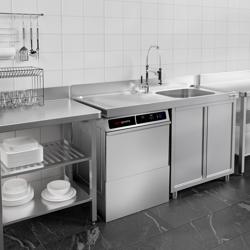 Geschirrspülmaschine - 3,6 kW - mit Reiniger-, Klarspüler- & Laugenpumpe