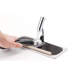 Commercial ice cream scoop rinser with pre-rinse spray and integrated water flow regulator